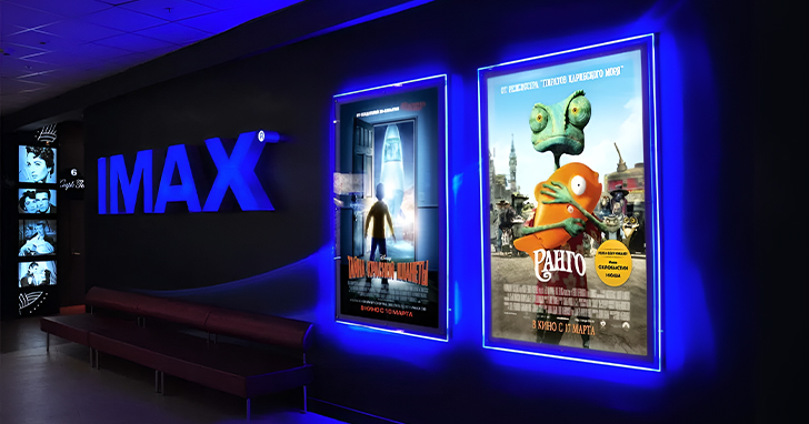 В наших панелях используют передовое акриловое стекло. Оно устойчиво к экстремальным температурам от -30C до +70C. В отличие от обычного стекла, акрил в 5 раз прочнее при ударах, но при этом на 50% легче. Поверхность материала обладает устойчивостью к УФ-излучению и не желтеет.